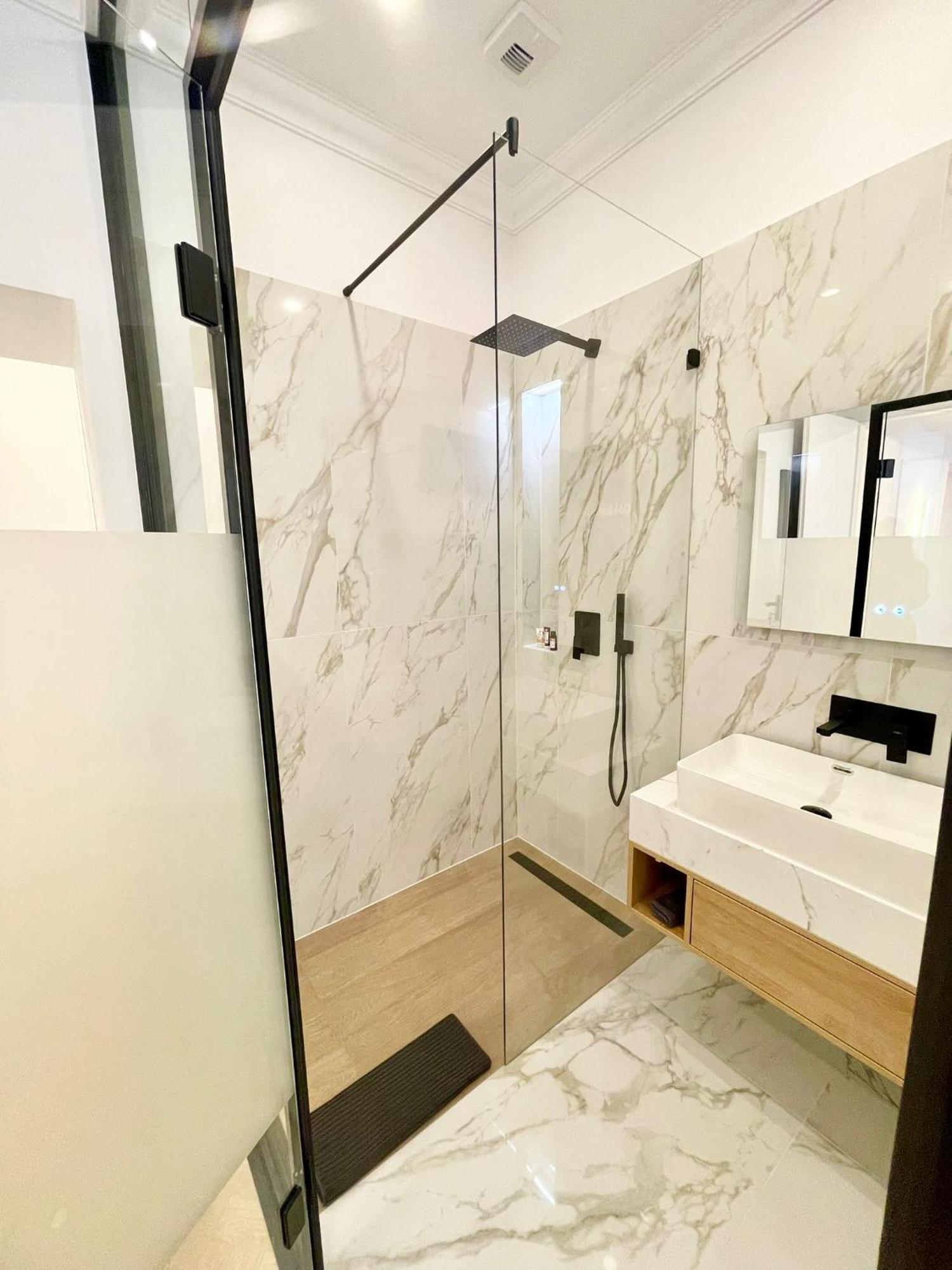 Buda Apartment *